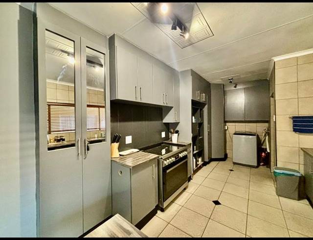 3 BEDROOM HOUSE FOR SALE IN VANDERBIJLPARK SE 2